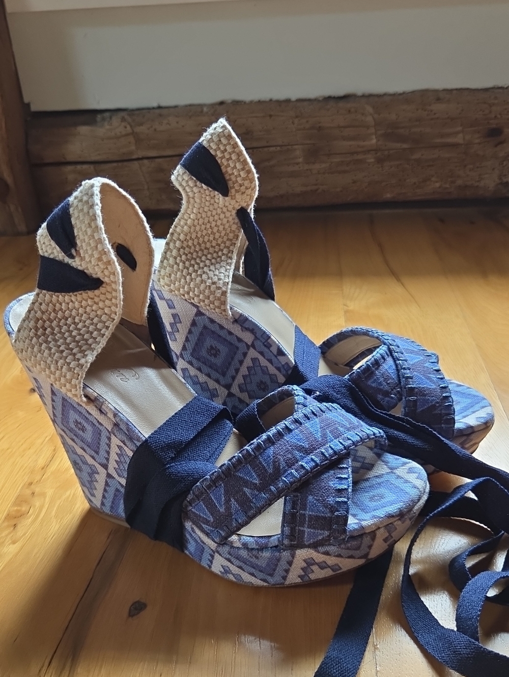NWOB Stuart Weitzman Espadrille Wedges